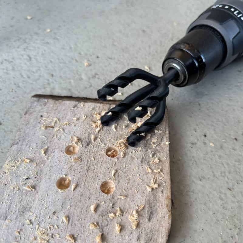 プラスチック製の四つ穴ドリルビットおもちゃ。電動ドリルで木を - Woodworking Jokes のレビューと価格